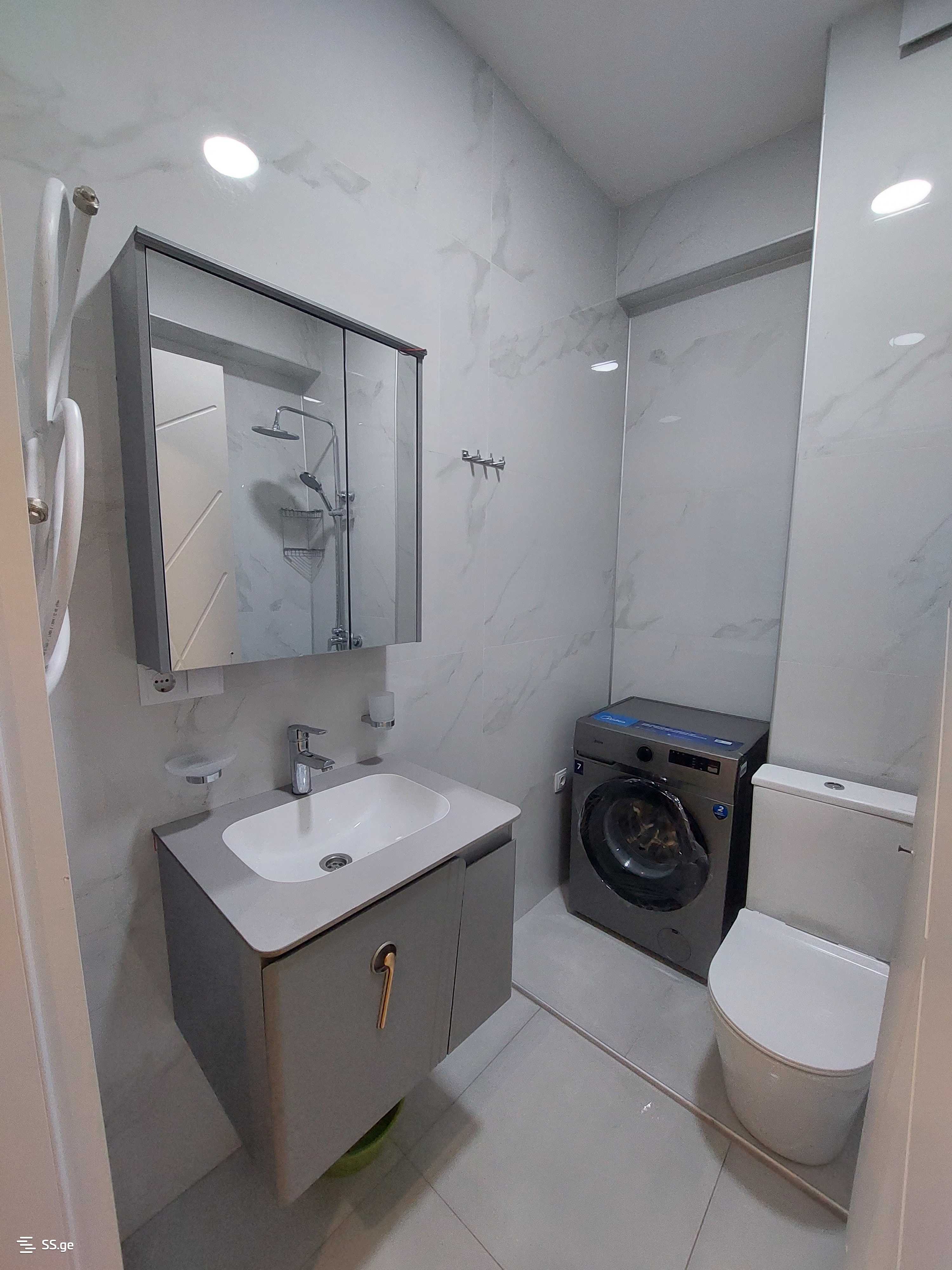 2 Room Flat Daily Rent. Digomi view 7