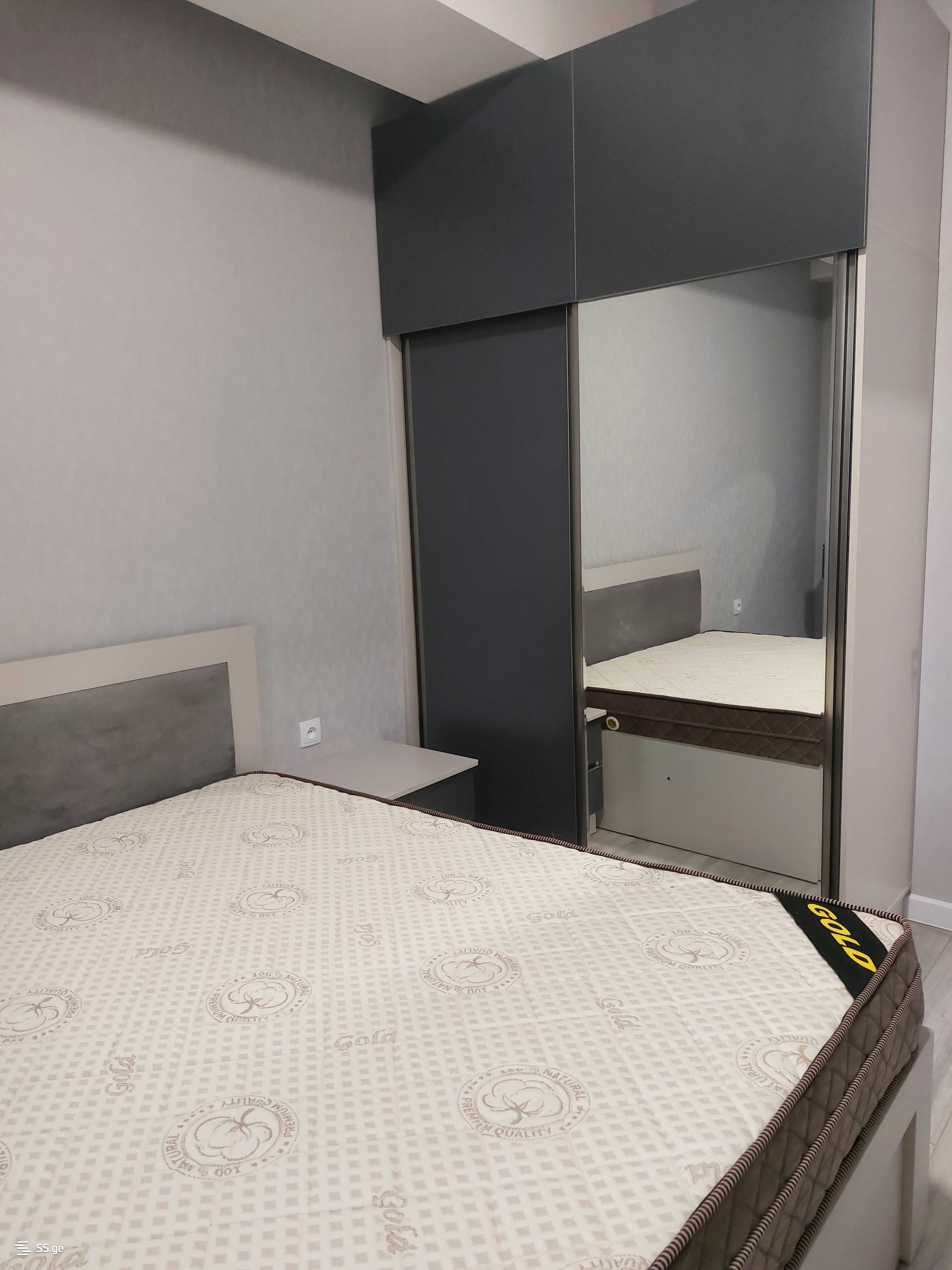 2 Room Flat Daily Rent. Digomi view 6