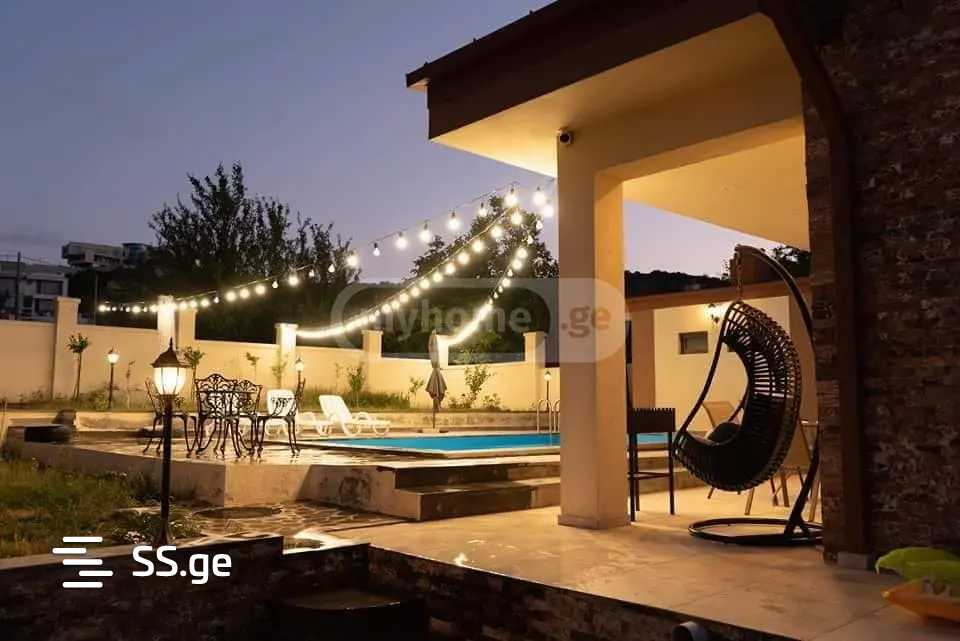 4 Room Summer Cottage For Rent. Mtatsminda view 1