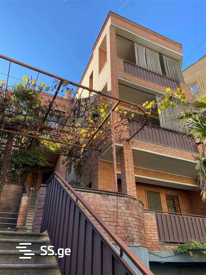 9 Room Private House For Sale, 1 of 4