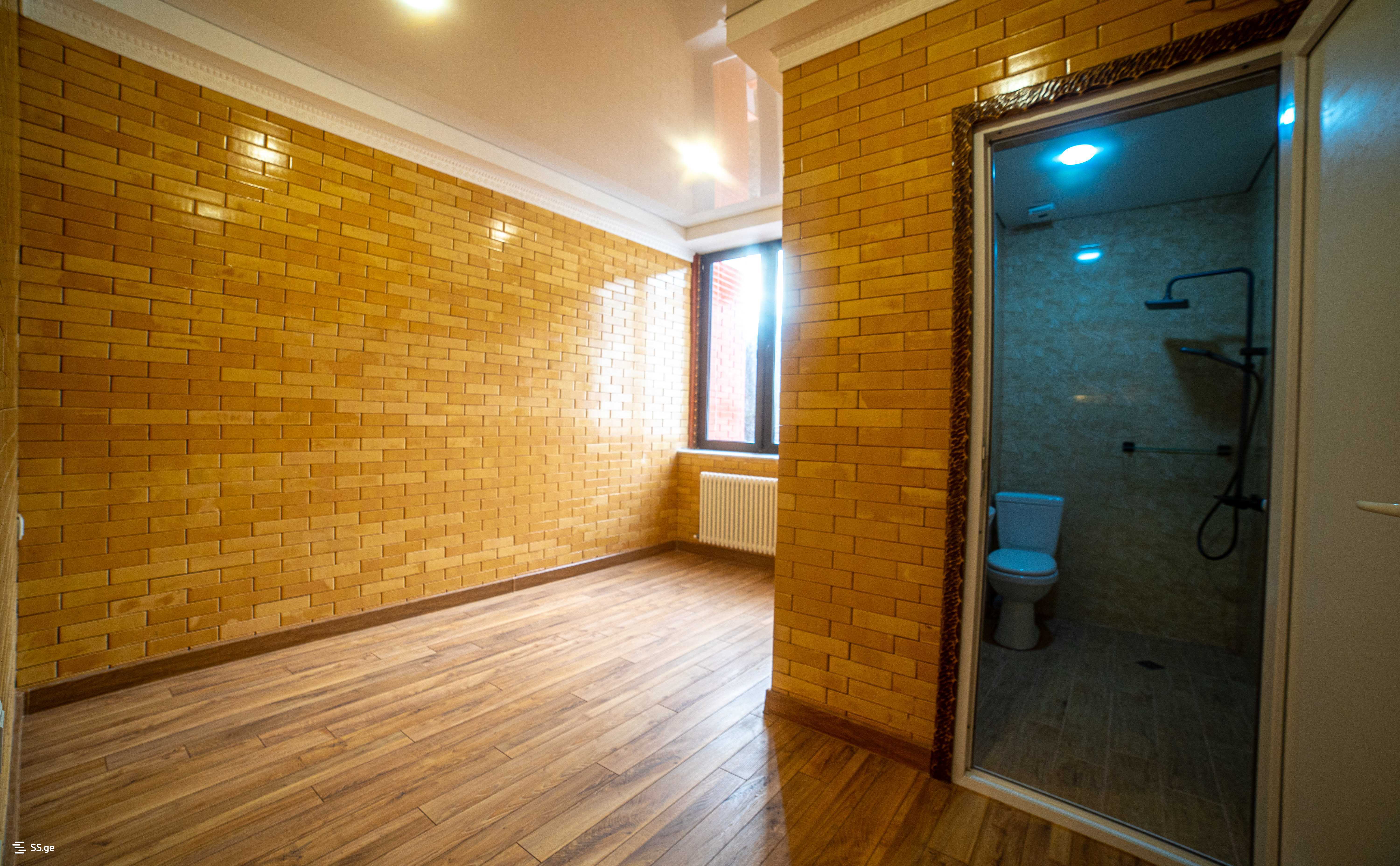 10 Room Hotel For Sale view 7