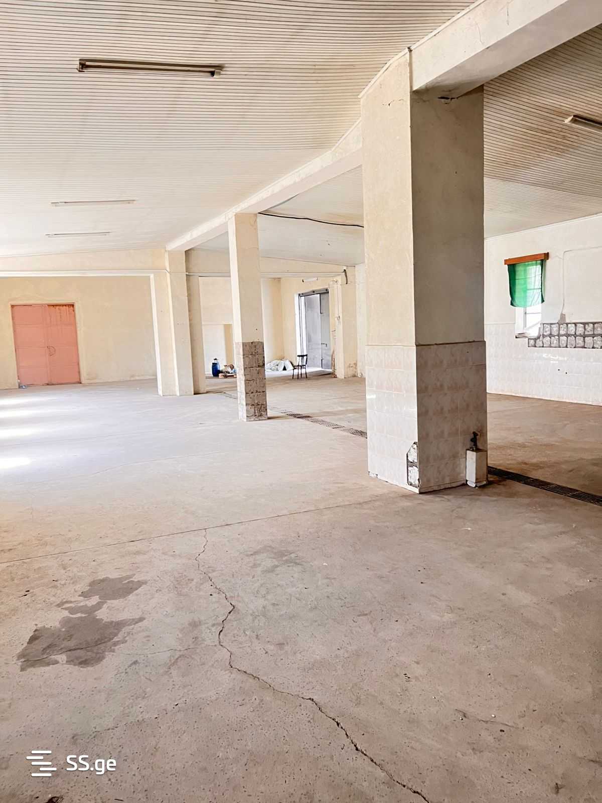 Store-Industrial Property For Rent. Gori, 3 of 4