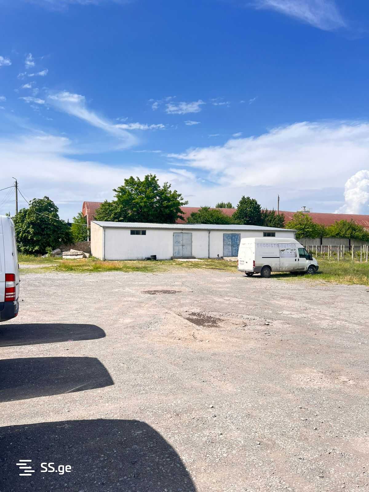 Store-Industrial Property For Rent. Gori view 5