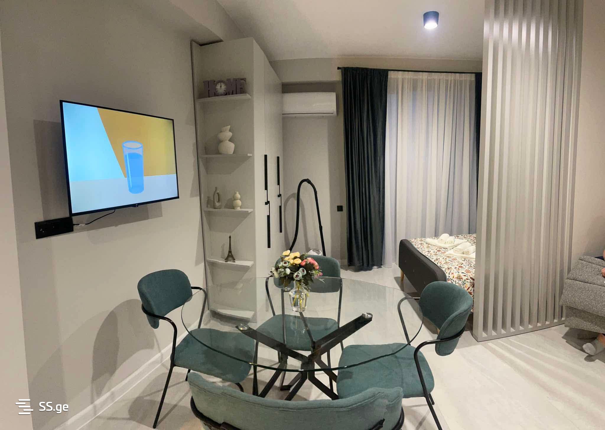1 Room Flat Daily Rent. Qala view 2