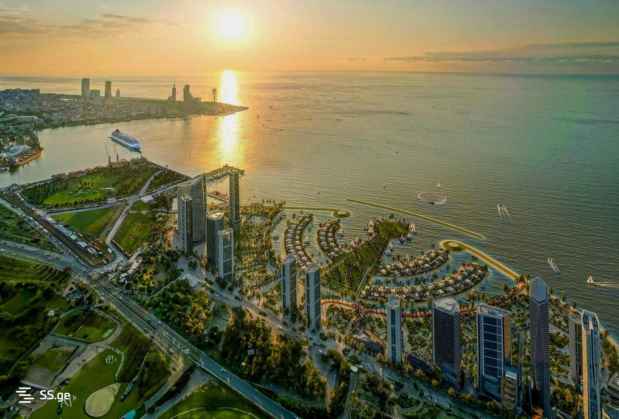 3-Room Apartment For Sale In Batumi, Tamar Mepe Ave, 1 view 13