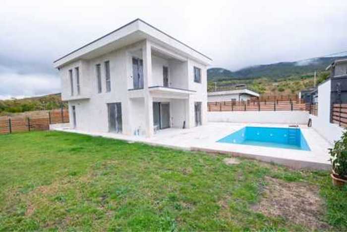 4 room Private House For Sale. Navdaraantkari