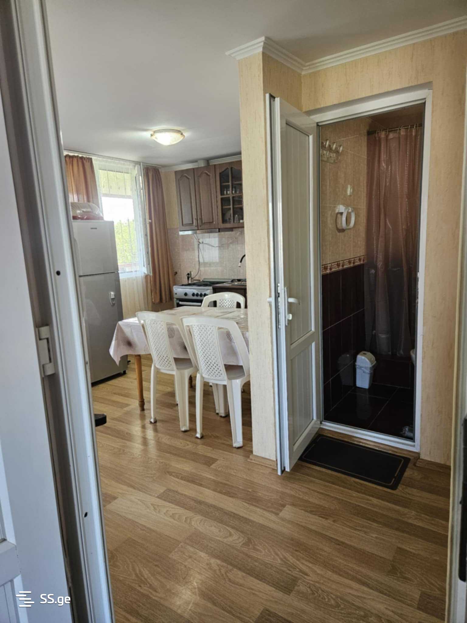 3 Room Private House Daily Rent. Ureki view 5