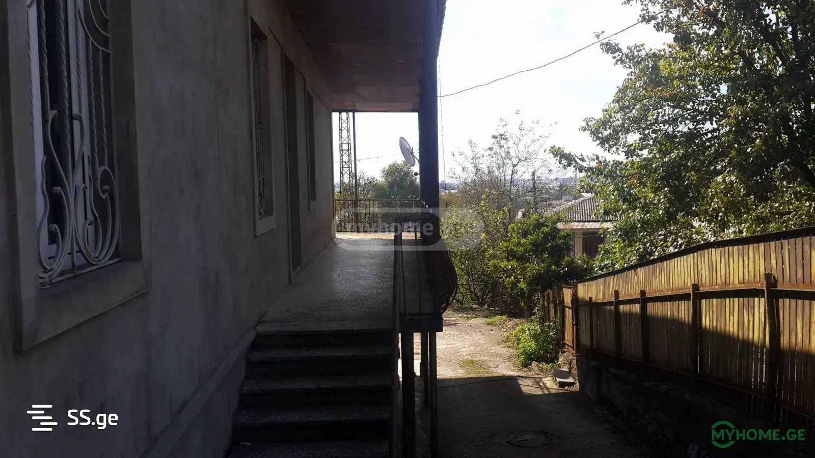7 Room Private House For Sale view 3