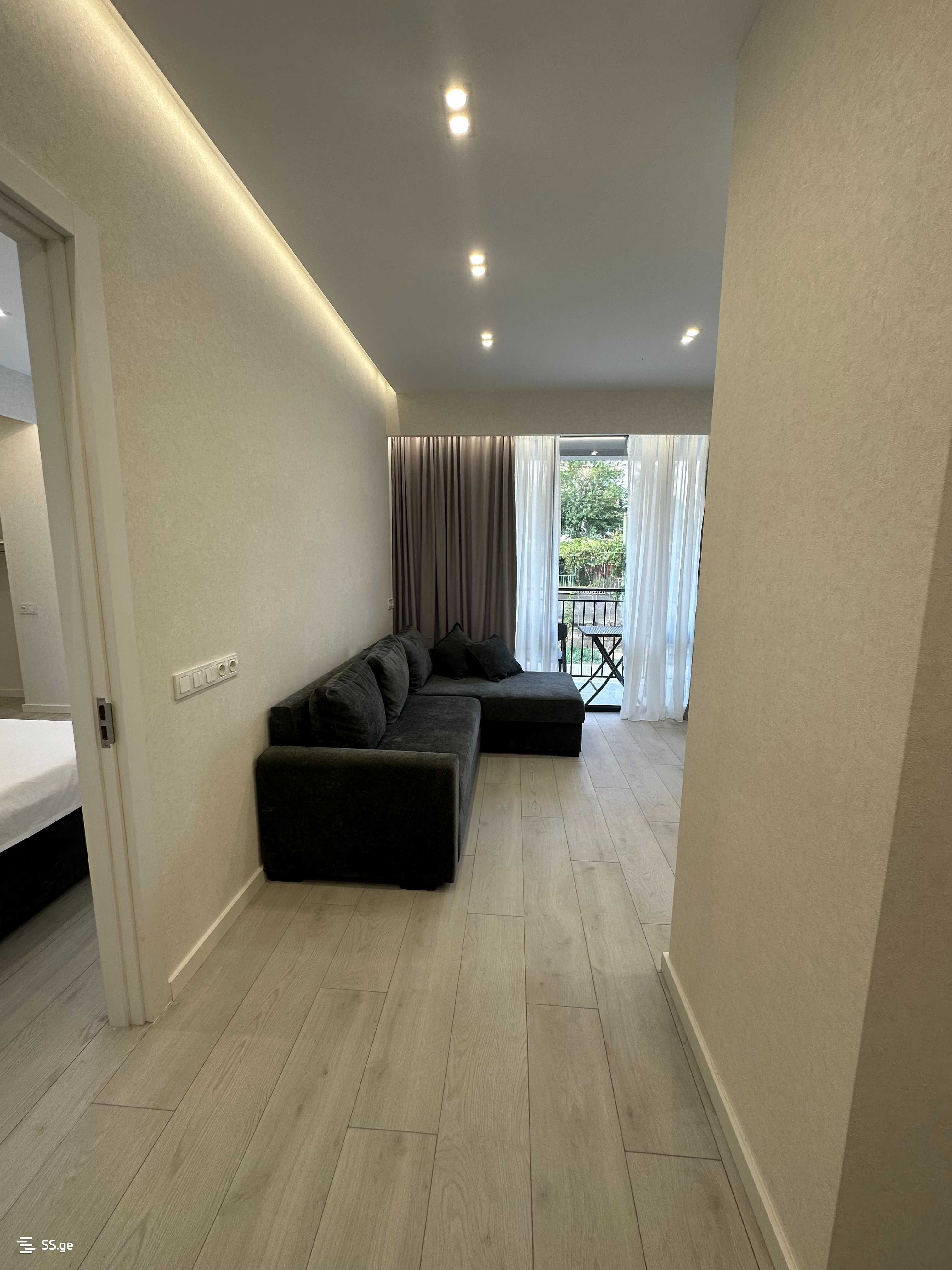 2 Room Flat Daily Rent. Isani view 3