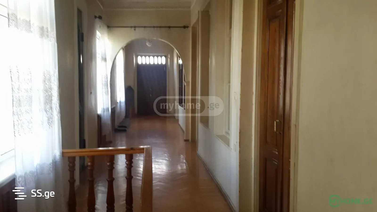 7 Room Private House For Sale view 2