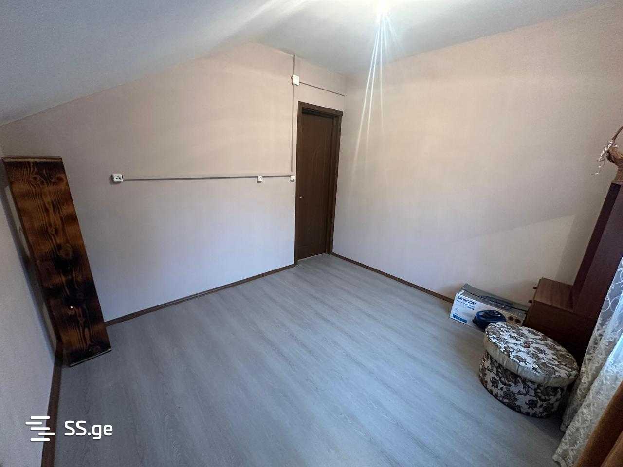 4 Room Private House For Rent. Makhindjauri view 8
