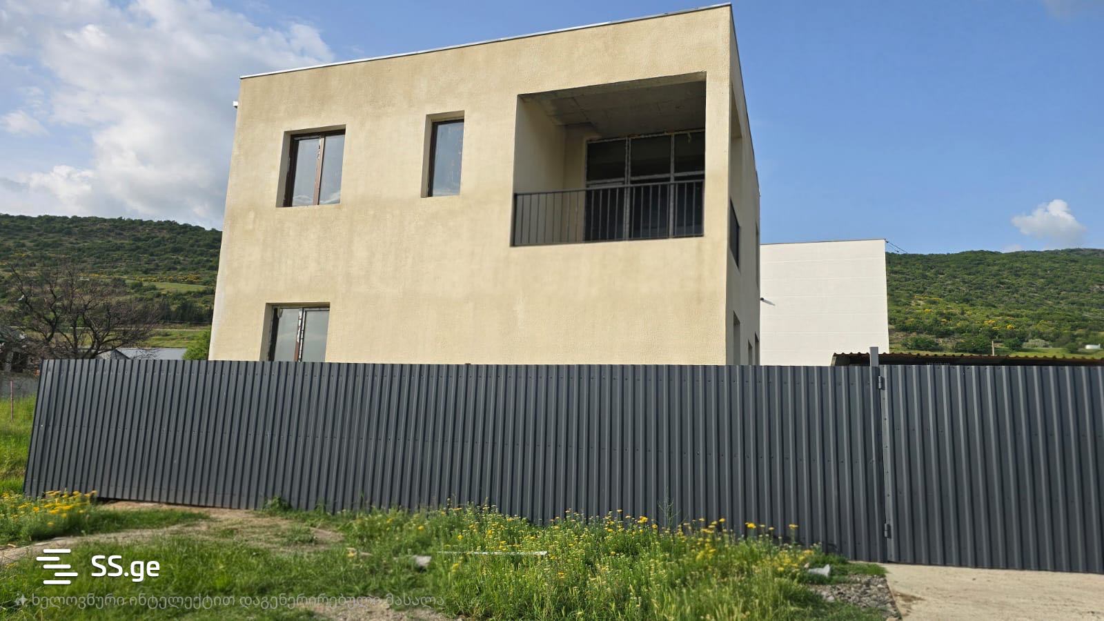 7 Room Private House For Sale view 1