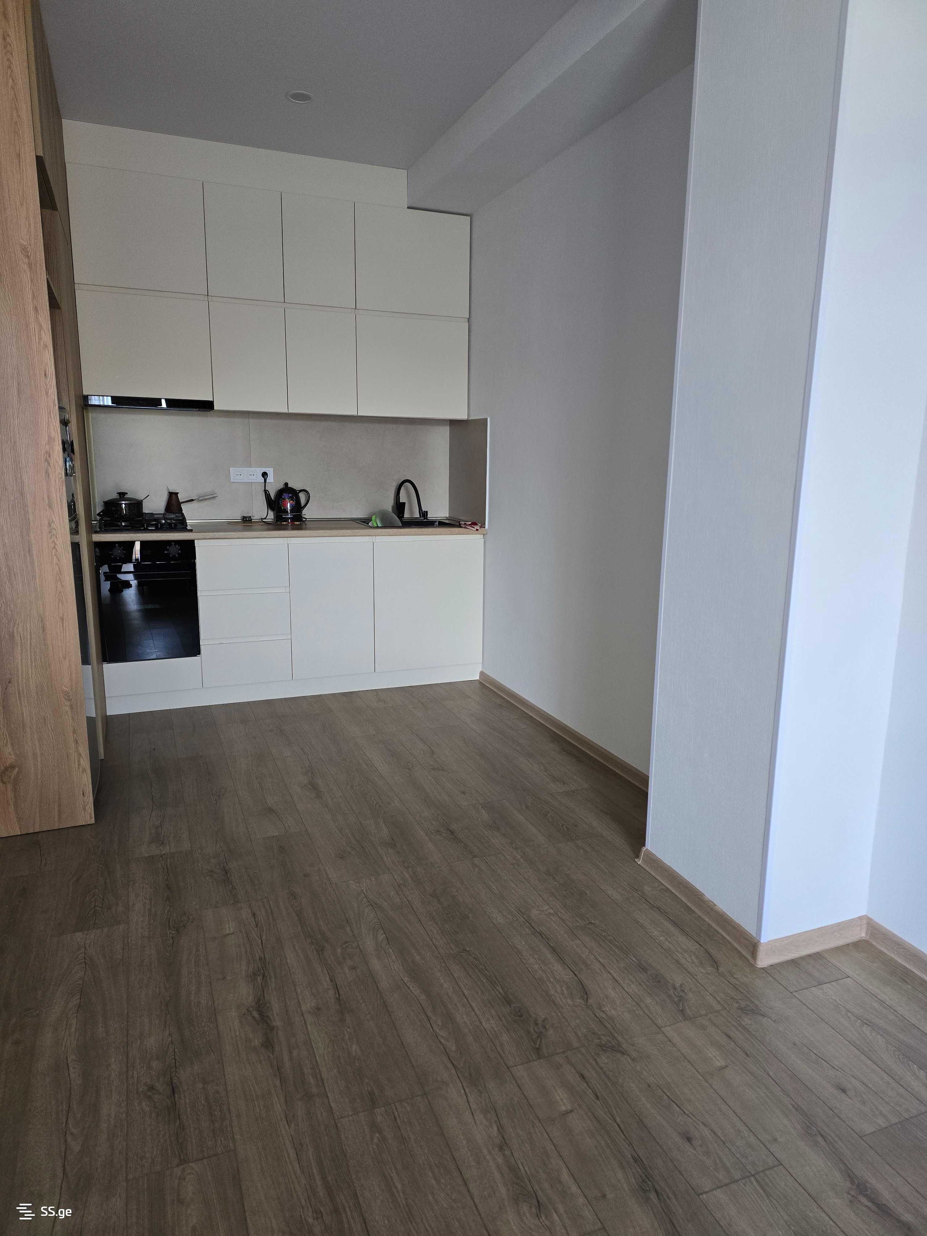 2 Room Flat Daily Rent. Gori view 5