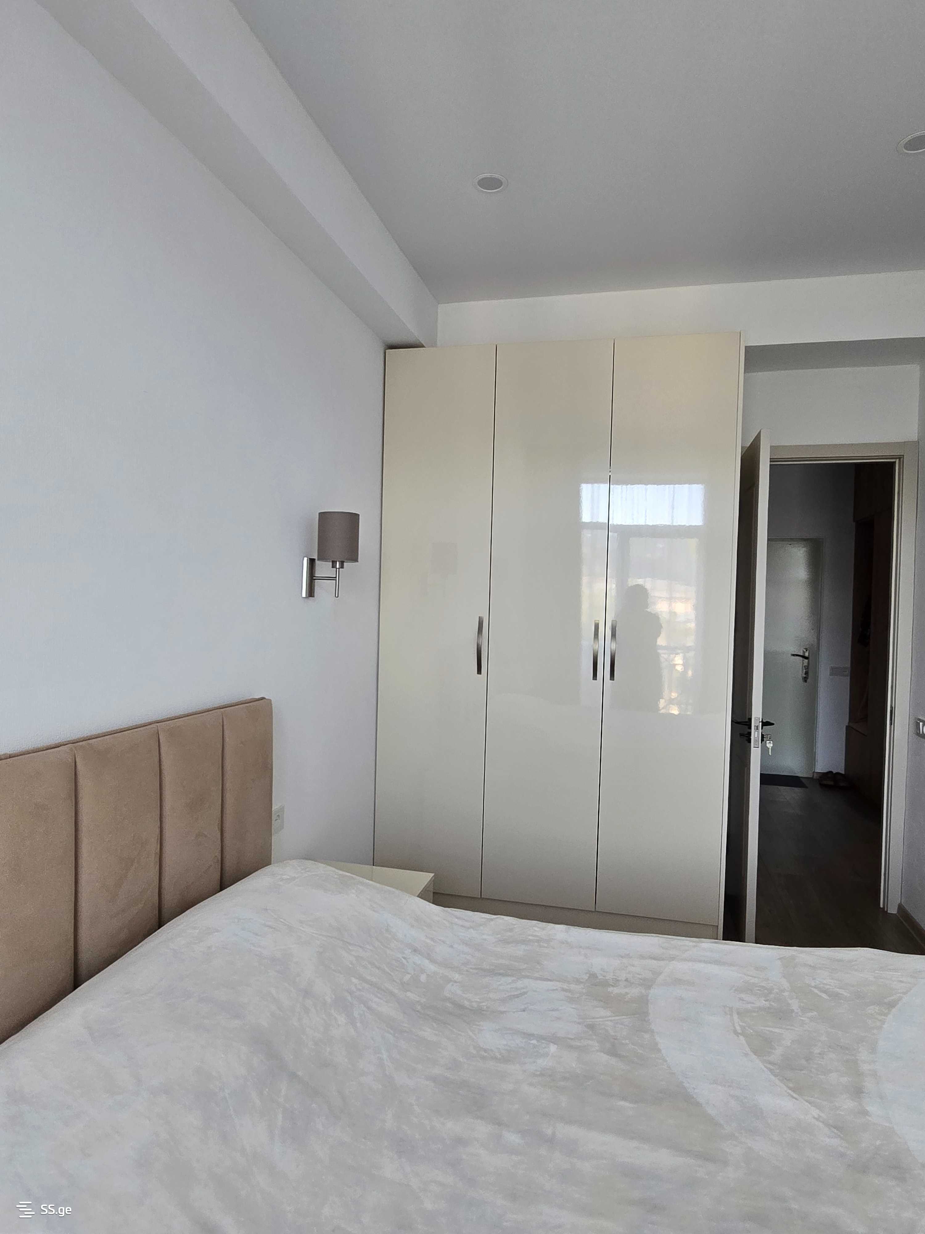 2 Room Flat Daily Rent. Gori view 3