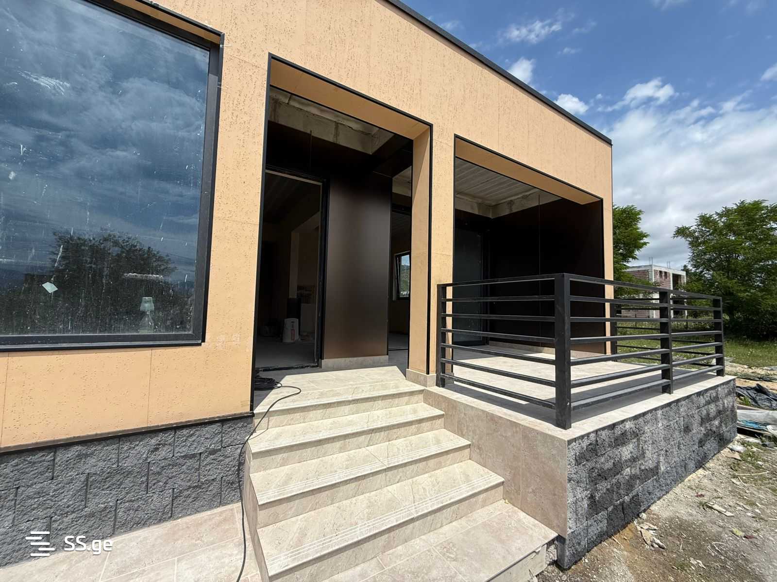 5 Room Private House For Sale view 1