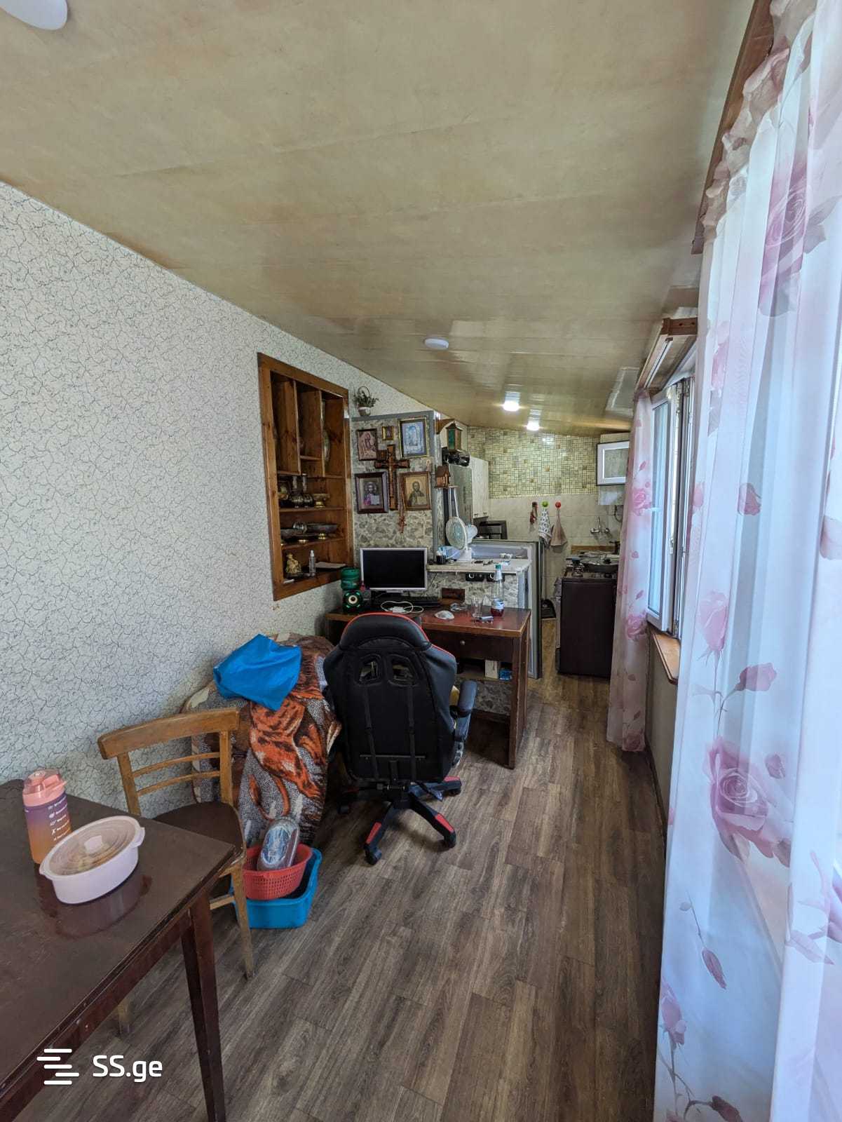 7 Room Private House For Sale view 6