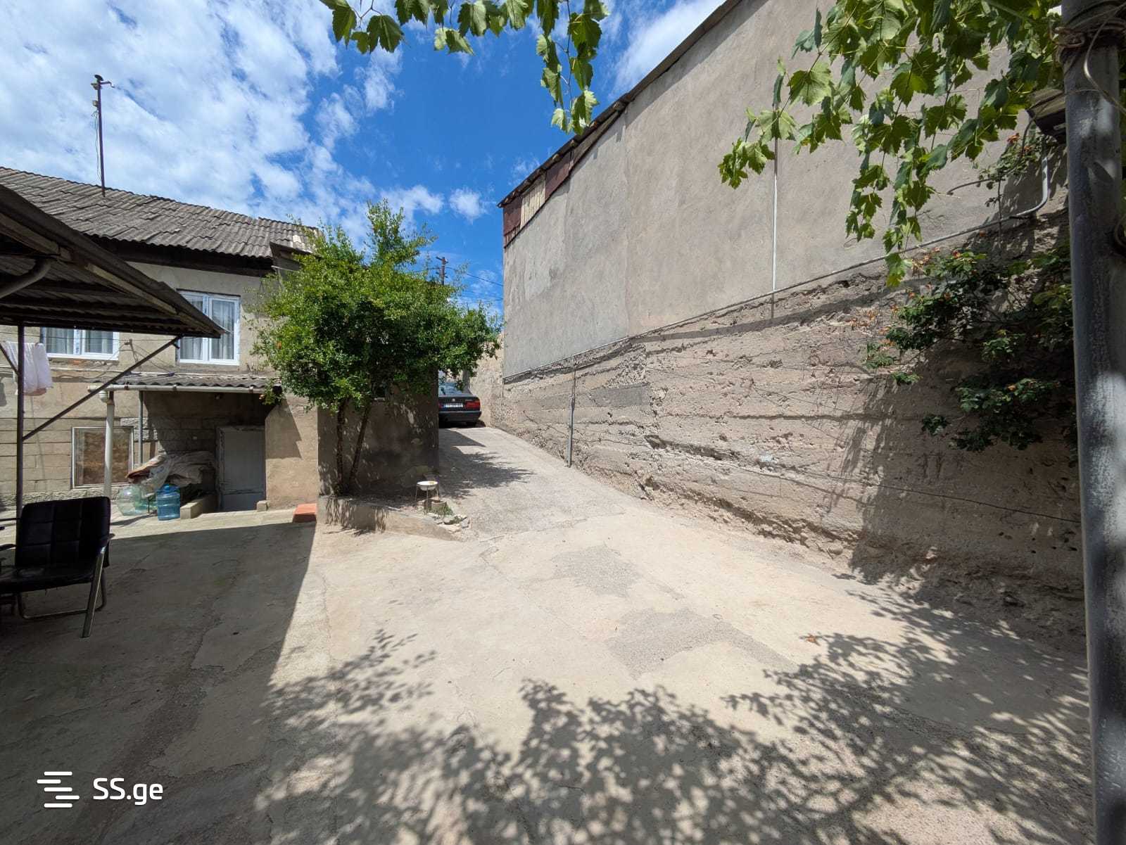 7 Room Private House For Sale view 3
