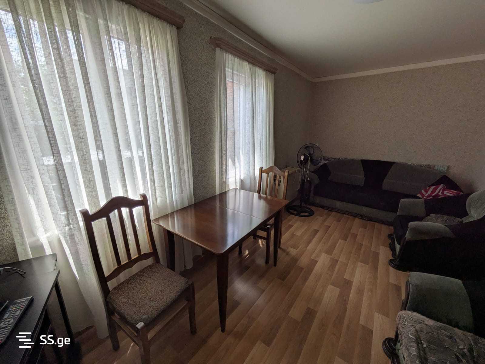 7 Room Private House For Sale view 5