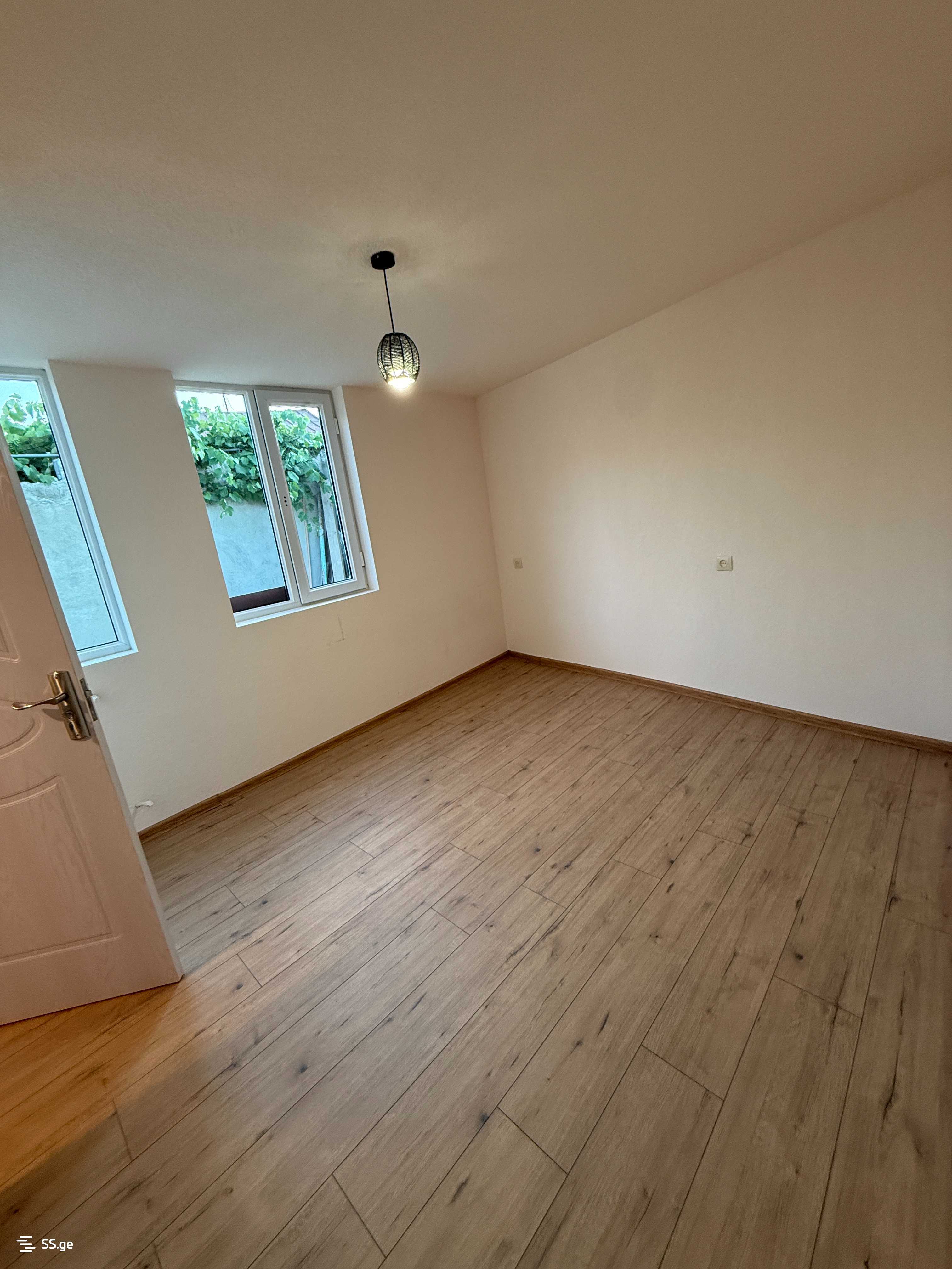 8 Room Private House For Sale view 6