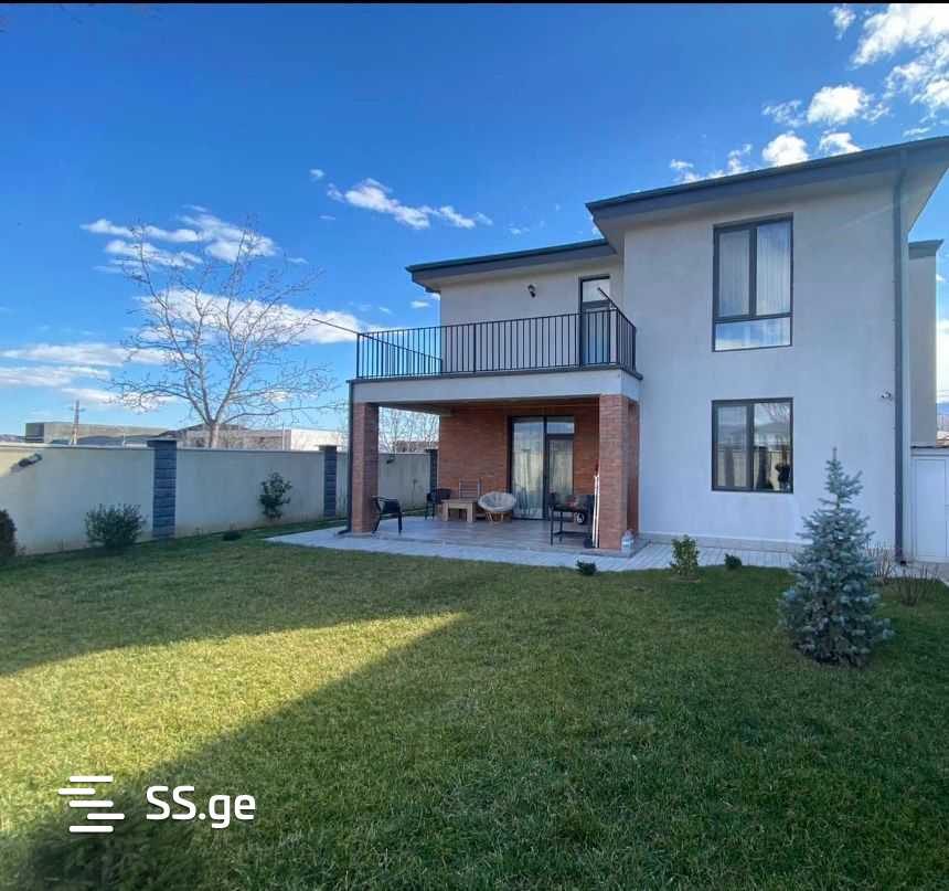 7 Room Private House For Sale view 12