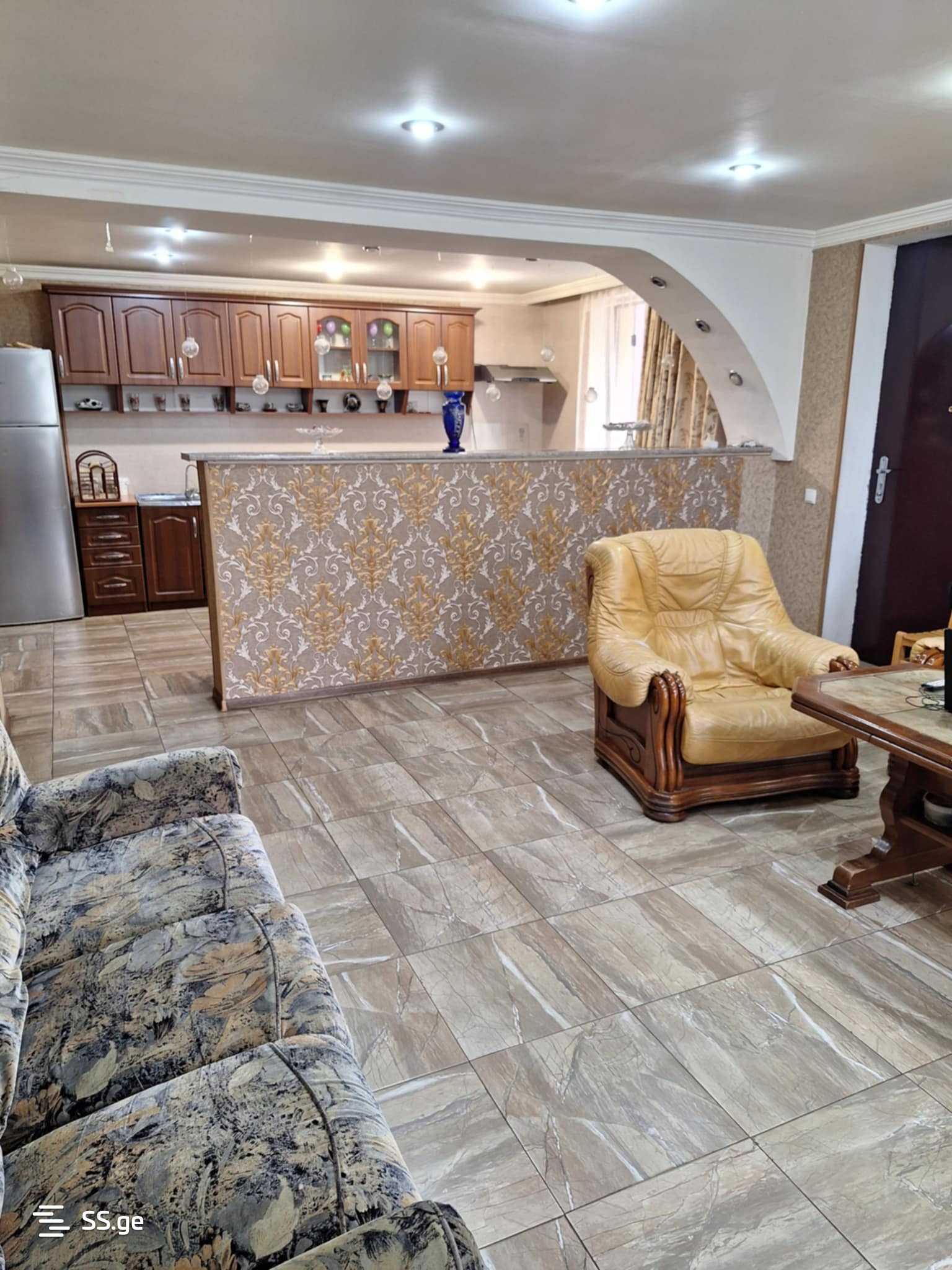 8 Room Private House For Sale, 3 of 4