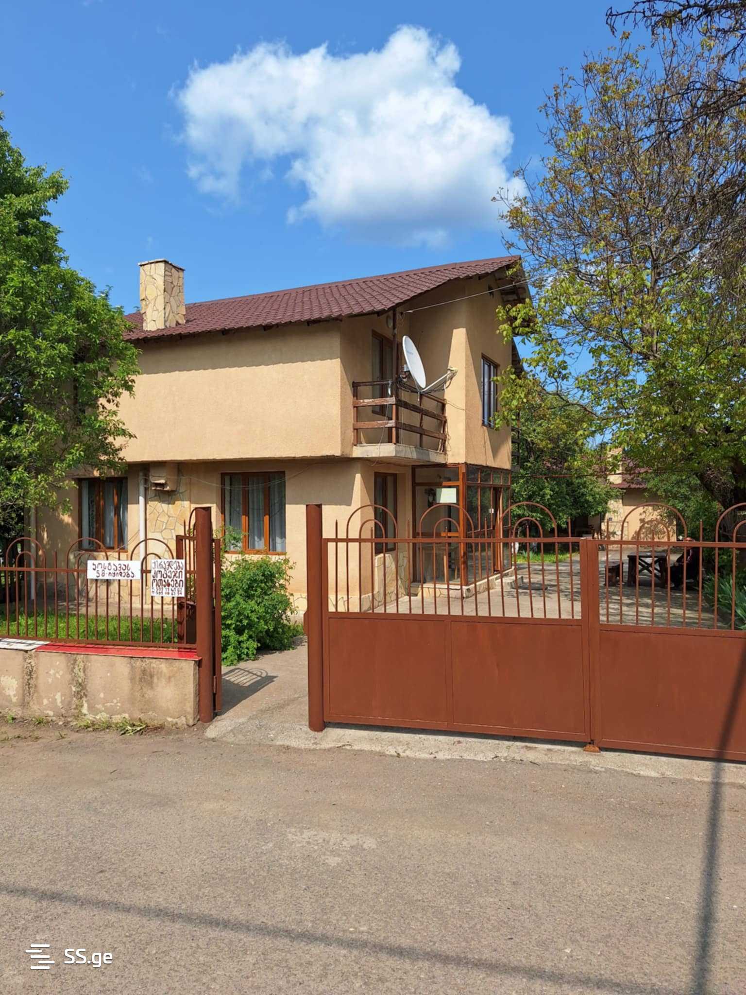 8 Room Private House For Sale, 2 of 4