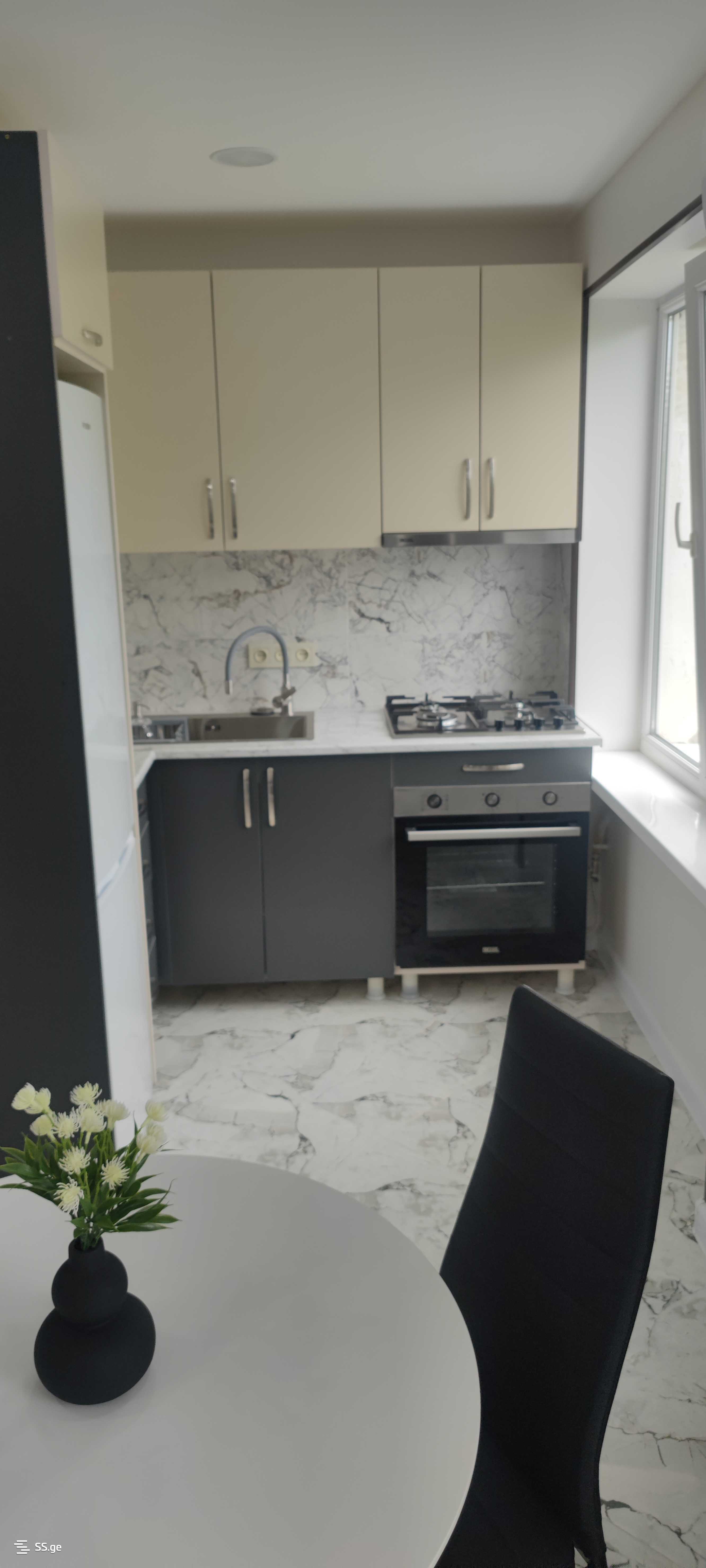 1 Room Flat Daily Rent. Poti view 6
