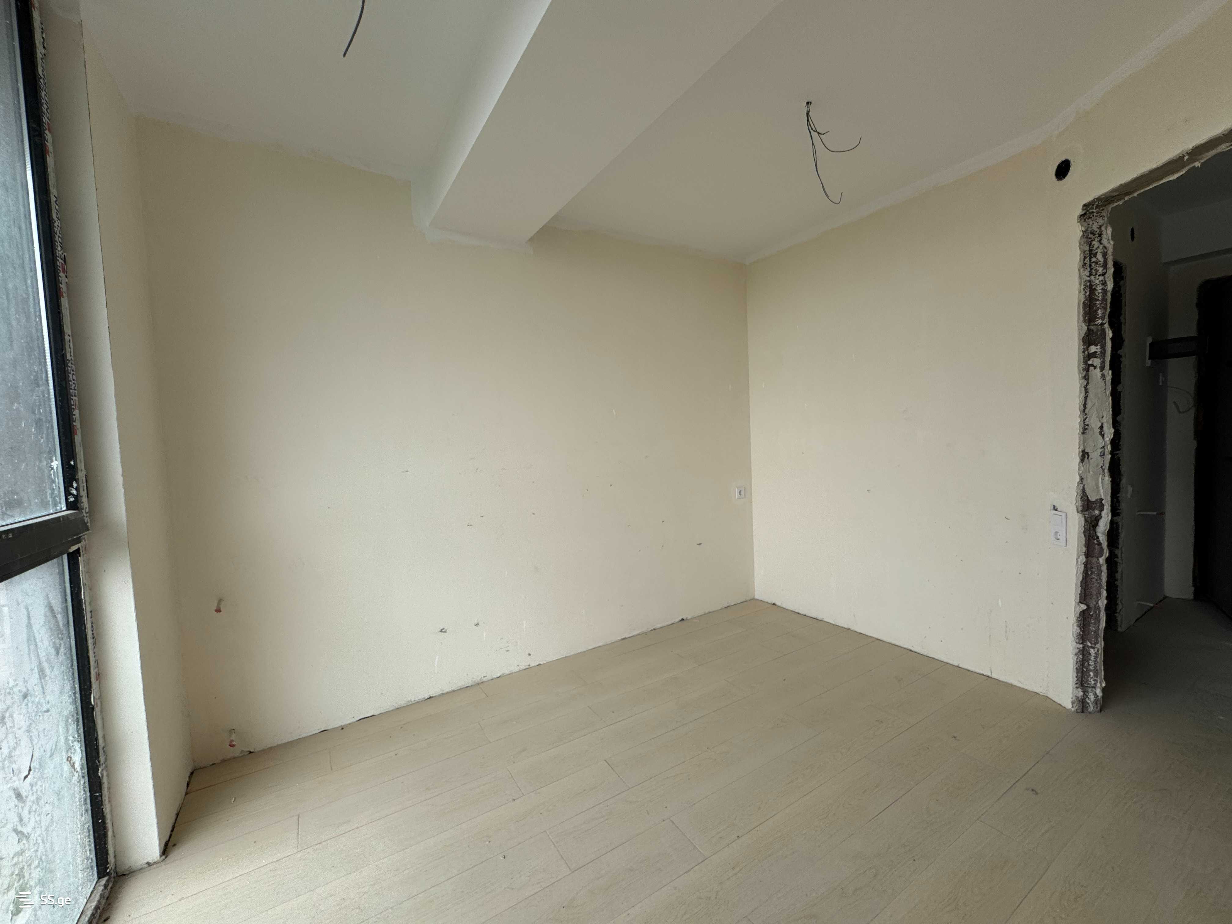 3 Room Flat For Sale, 2 of 4