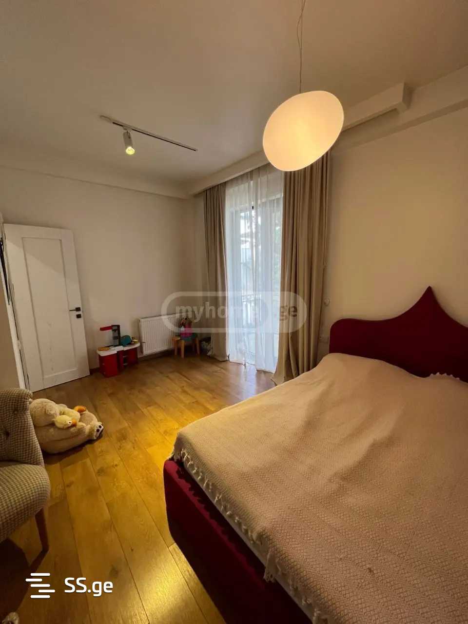 7 Room Private House For Sale view 12