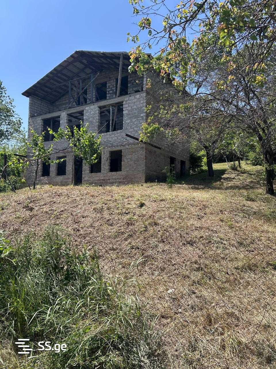8 Room Private House For Sale view 1