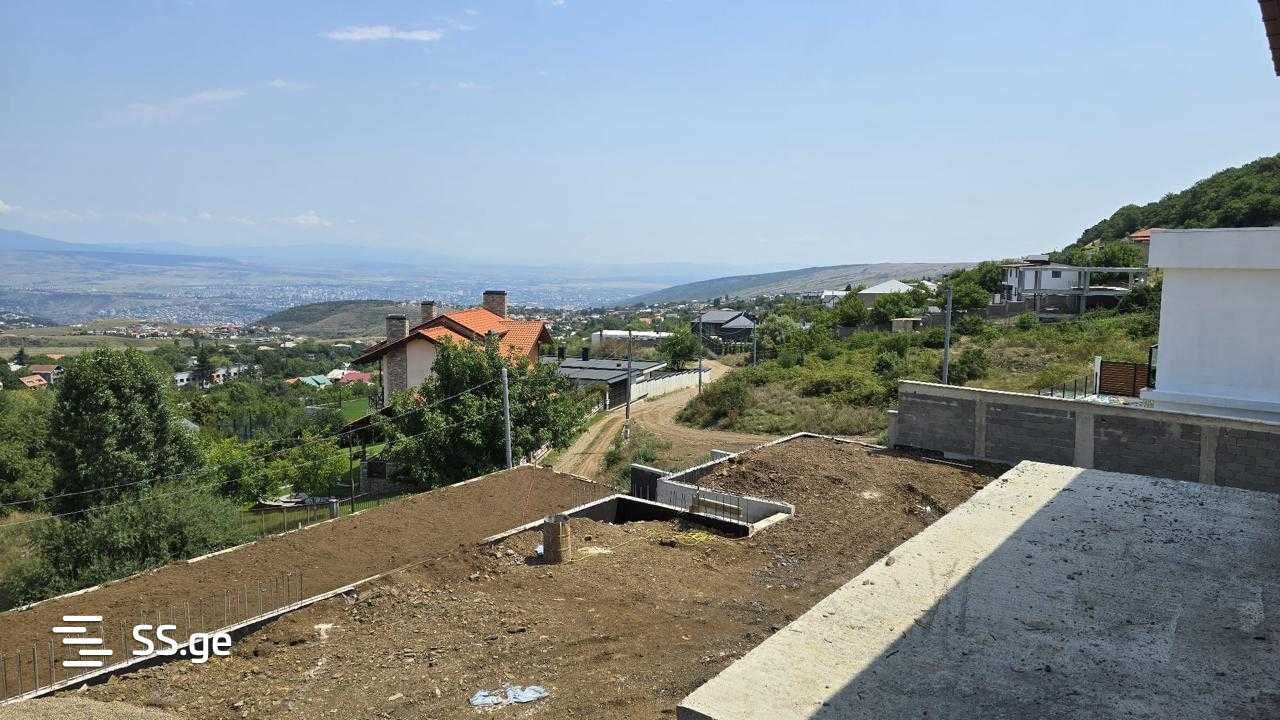 7 Room Private House For Sale