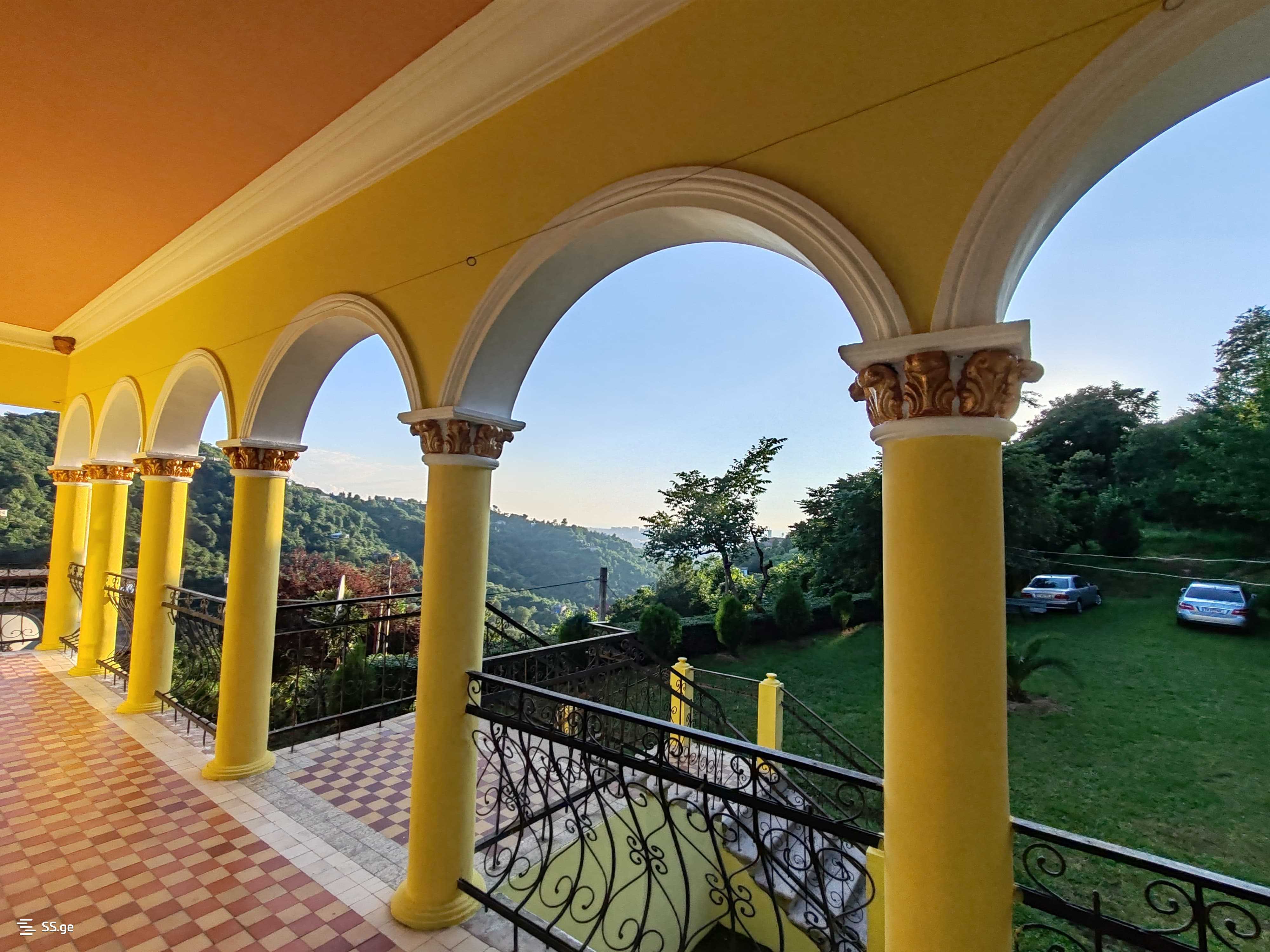 1 Room Hotel For Rent. Makhindjauri view 12