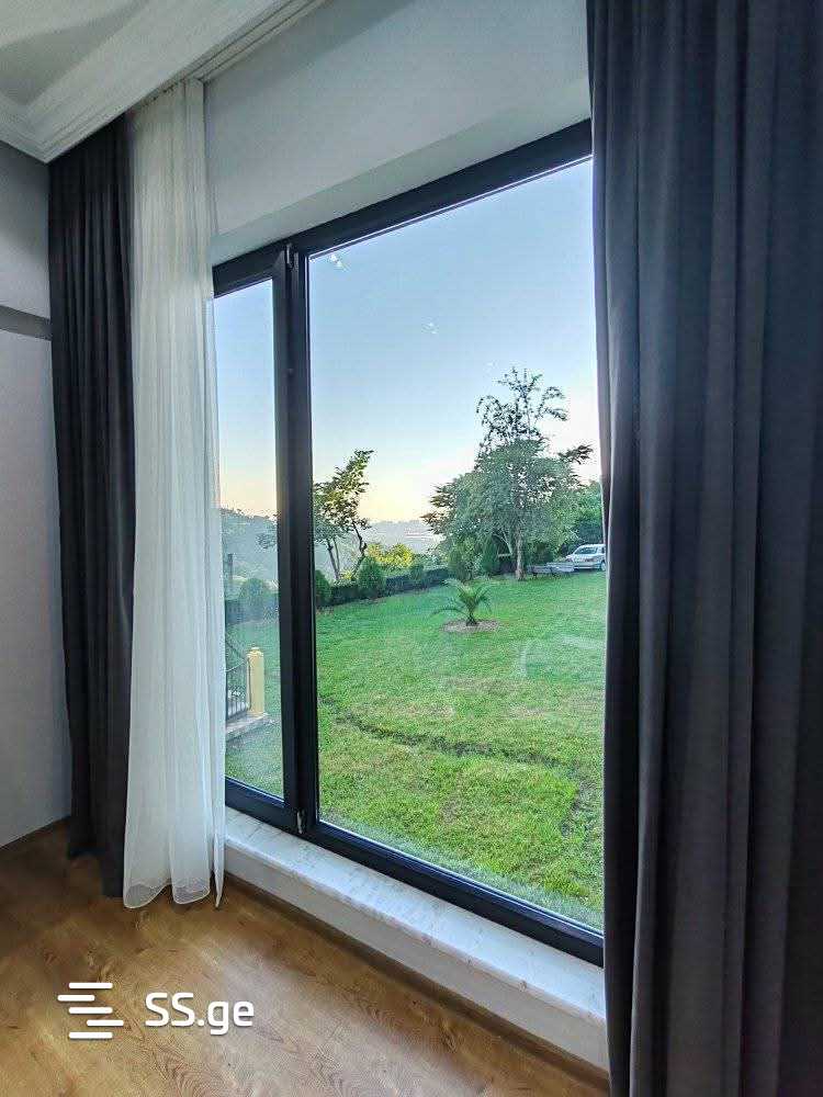 1 Room Hotel For Rent. Makhindjauri view 3