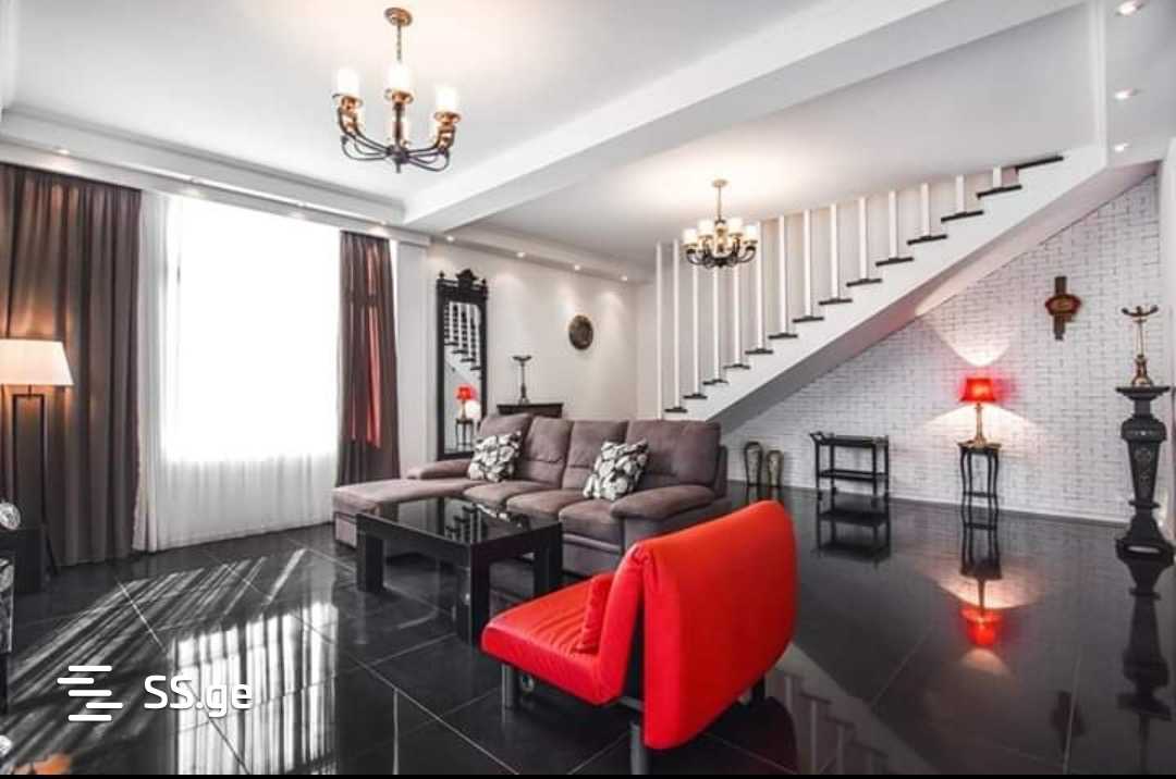 7 Room Private House For Sale view 2