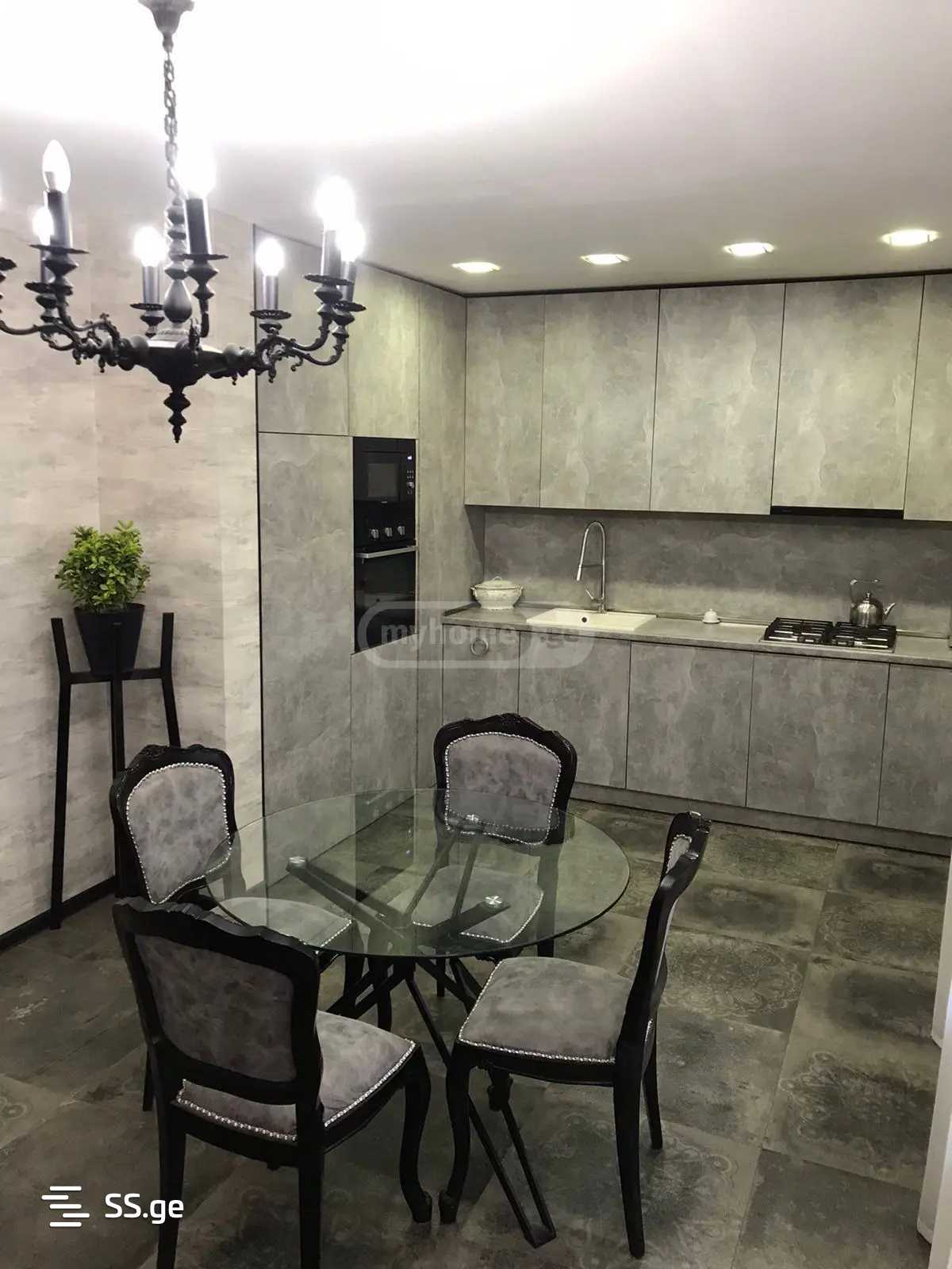 8 Room Private House For Sale view 5