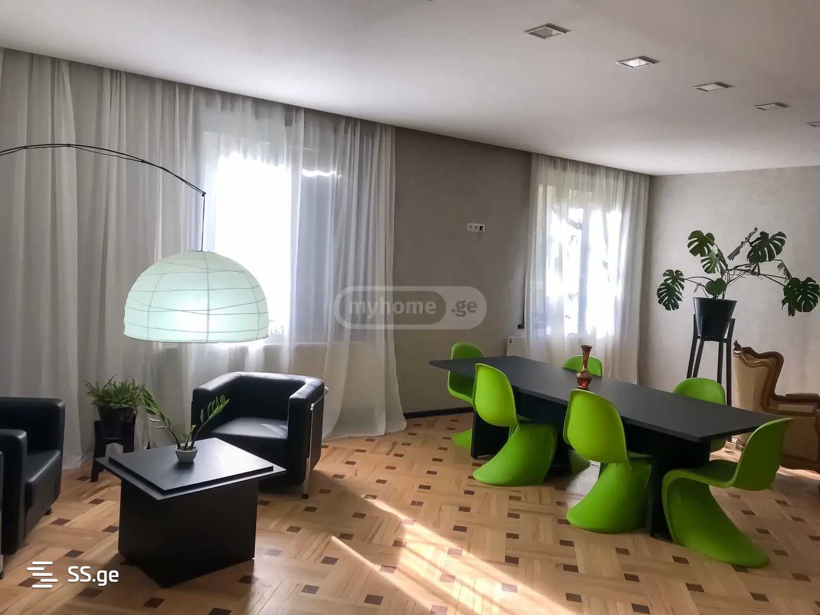 8 Room Private House For Sale view 3