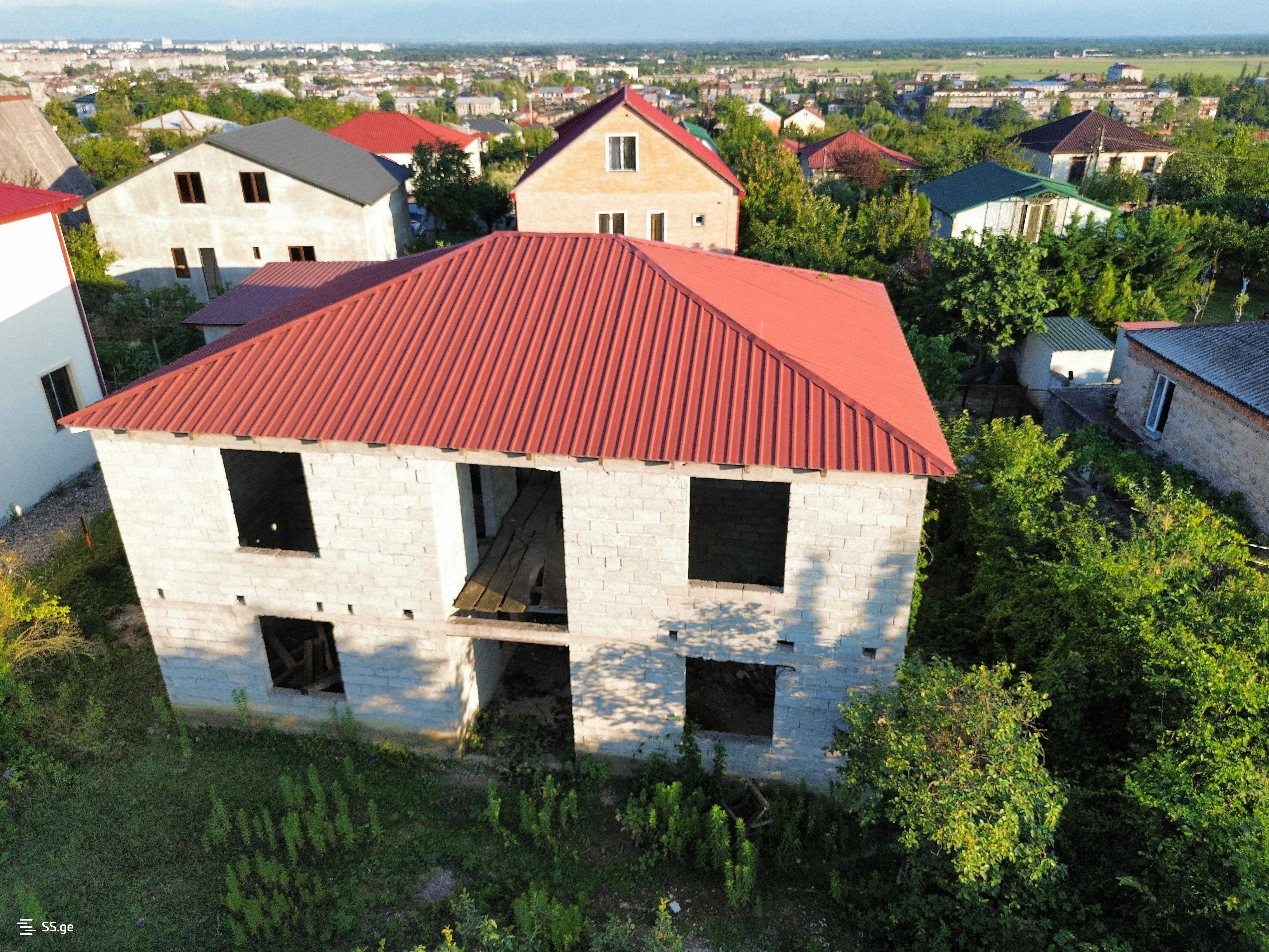 6 Room Private House For Sale view 1