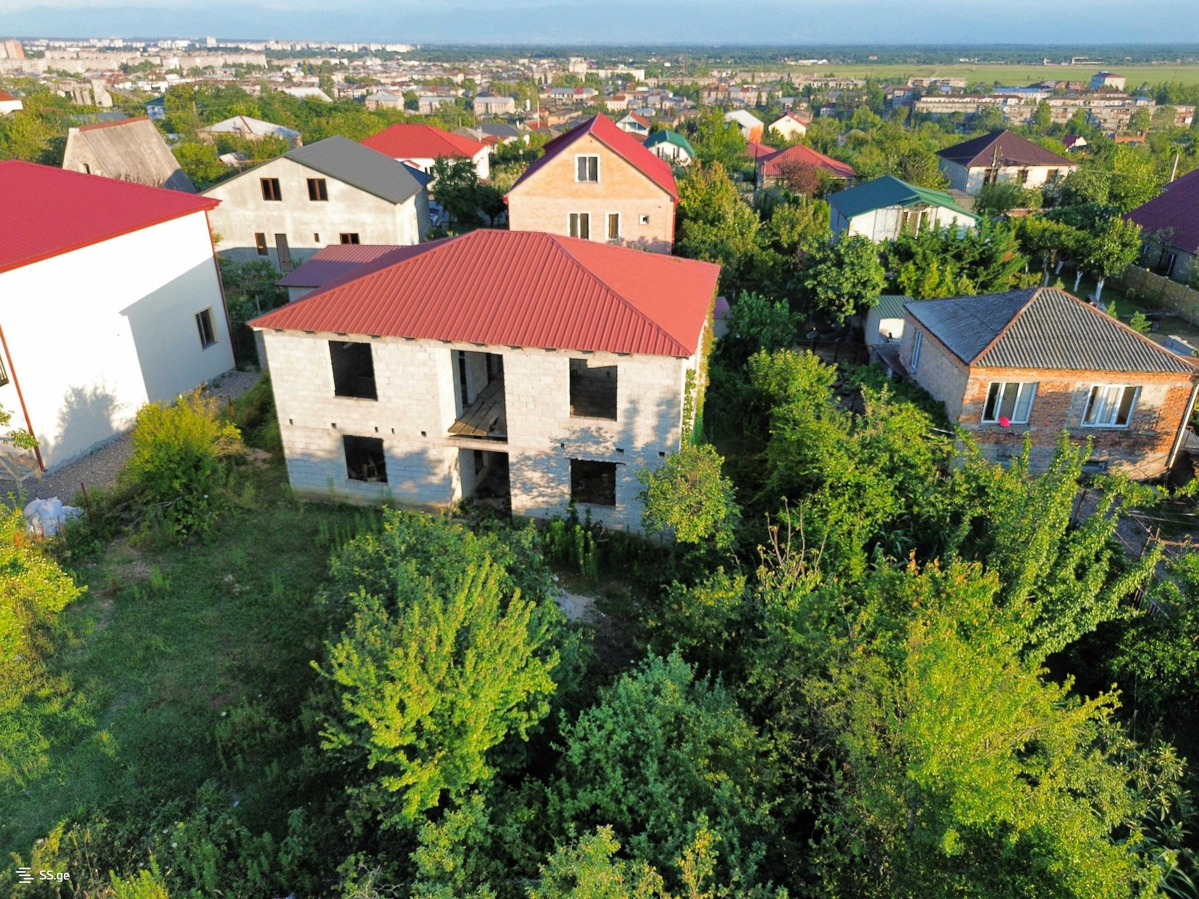 6 Room Private House For Sale view 3