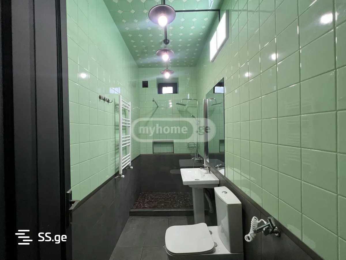 8 Room Private House For Sale view 11