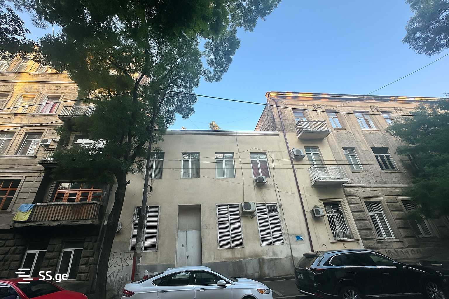 იყიდება კომერციული ფართი ჩუღურეთში