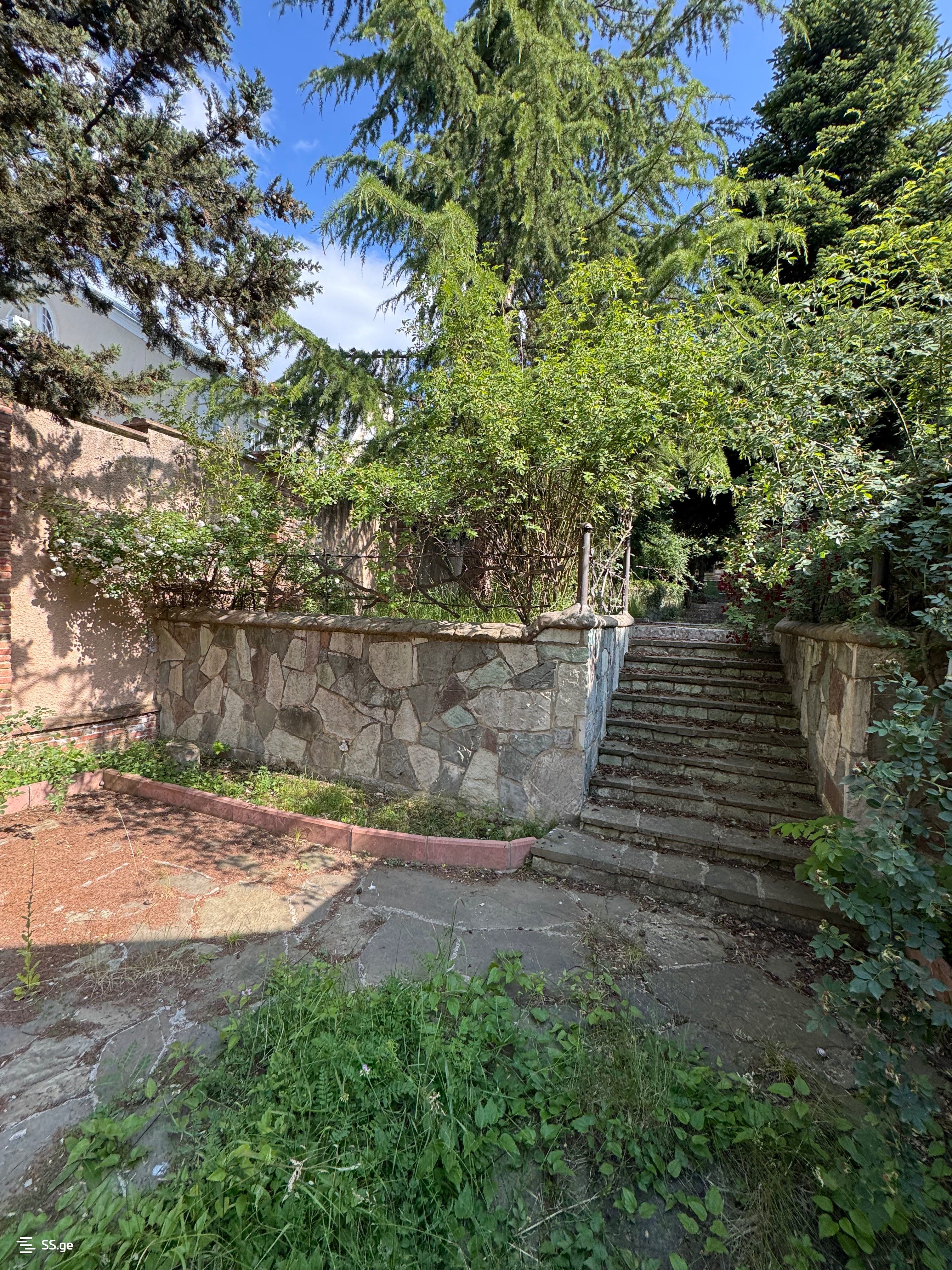 7 Room Private House For Sale view 11