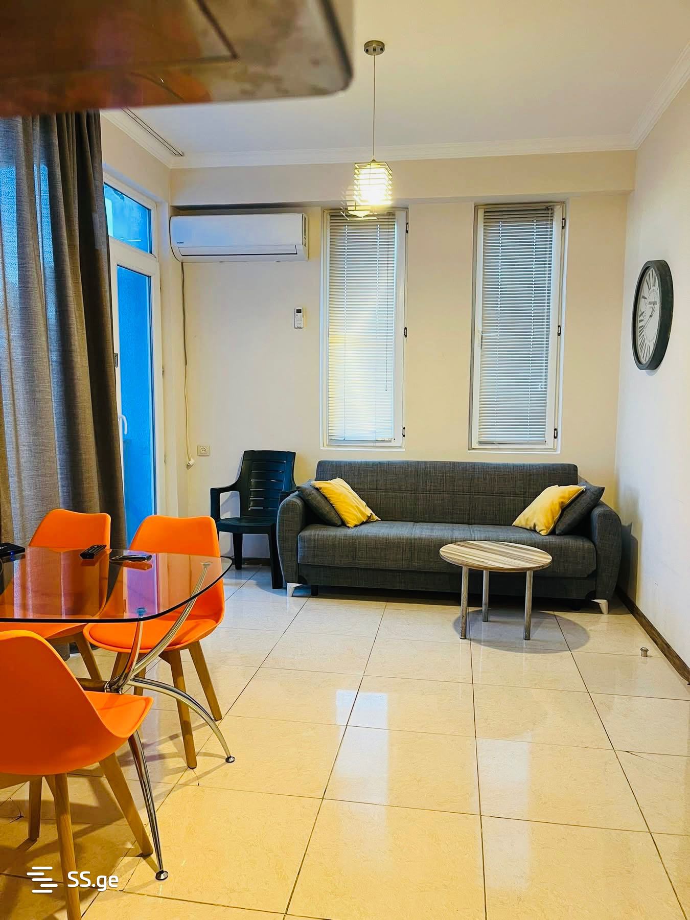 4 Room Flat Daily Rent. Ureki view 6
