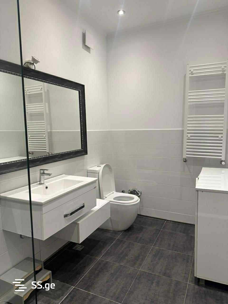 7 Room Private House For Sale view 6