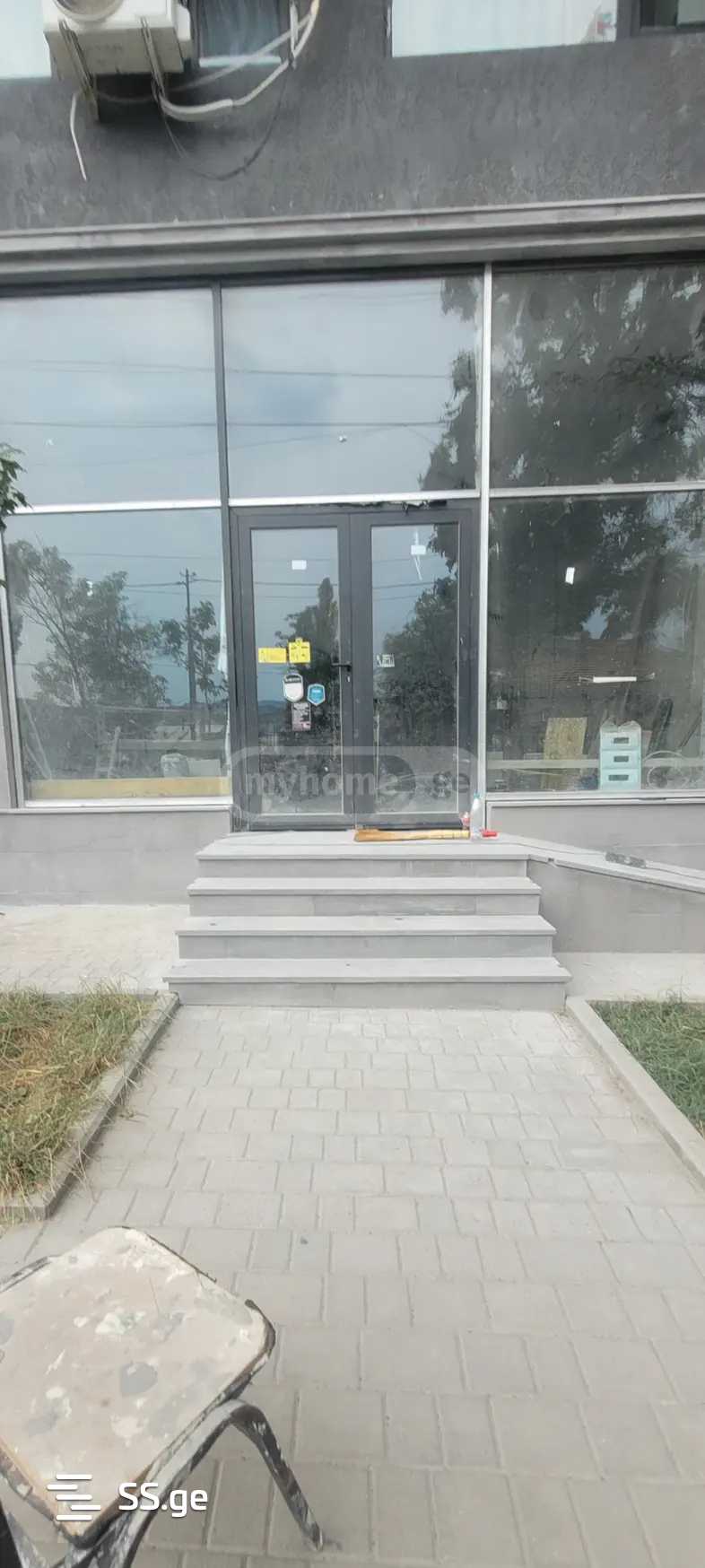 Commercial Space For Rent. Isani, 1 of 2