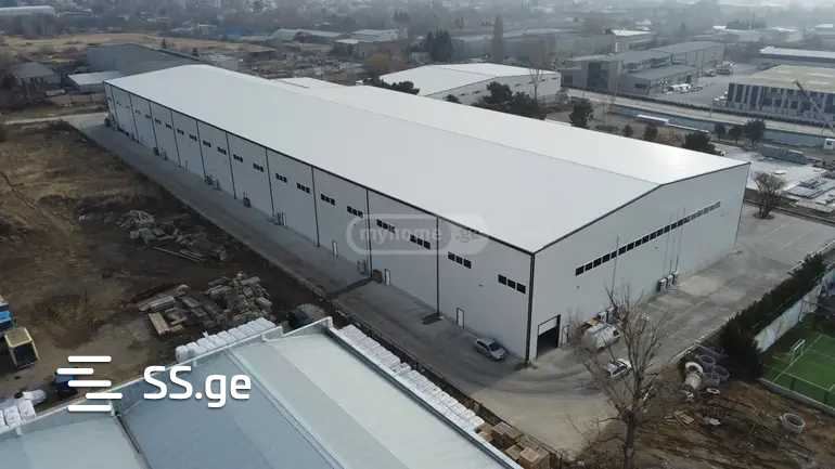 Commercial Space For Sale. Isani, 1 of 4