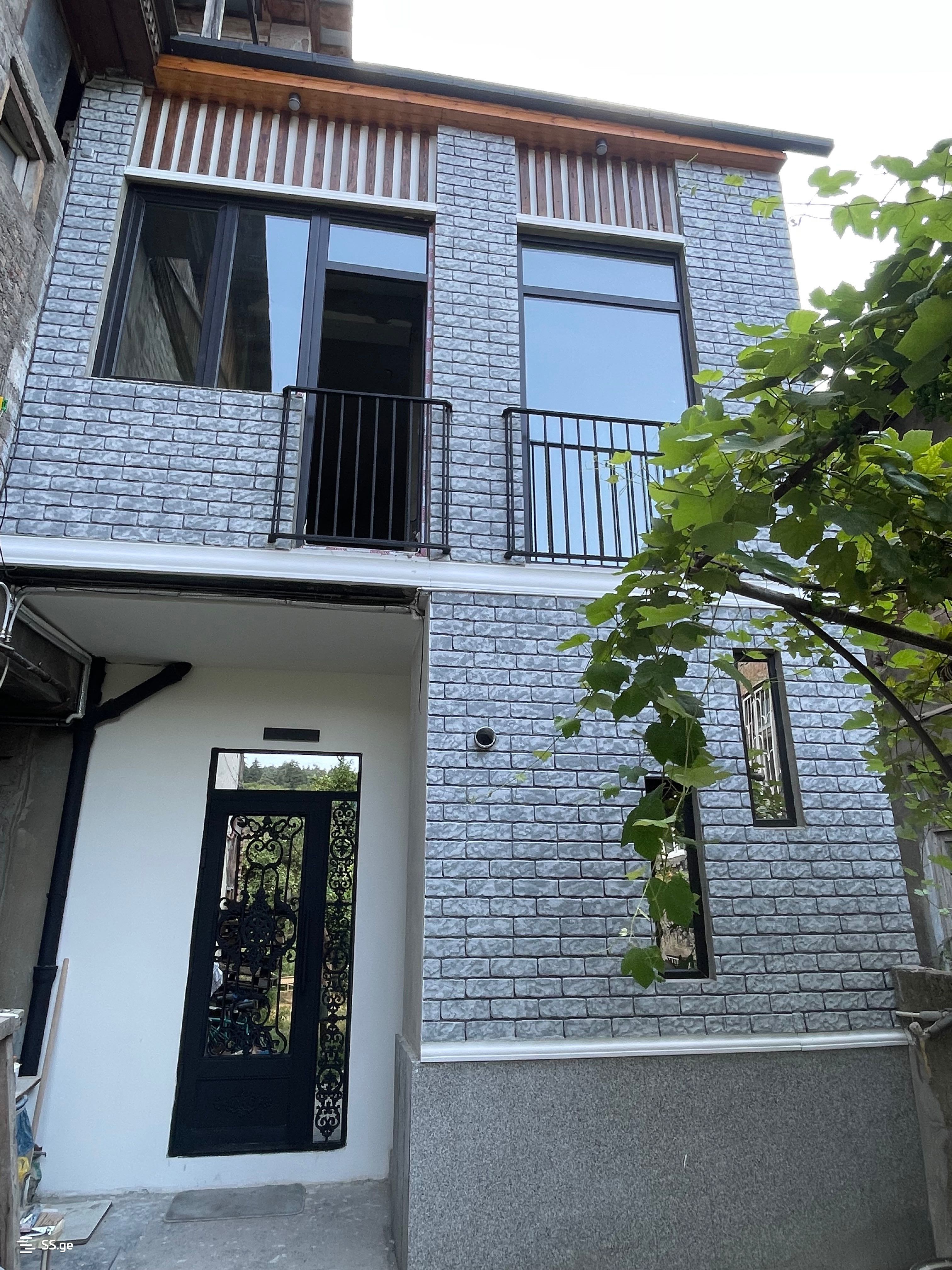 1 Room Private House Daily Rent. Borjomi view 11