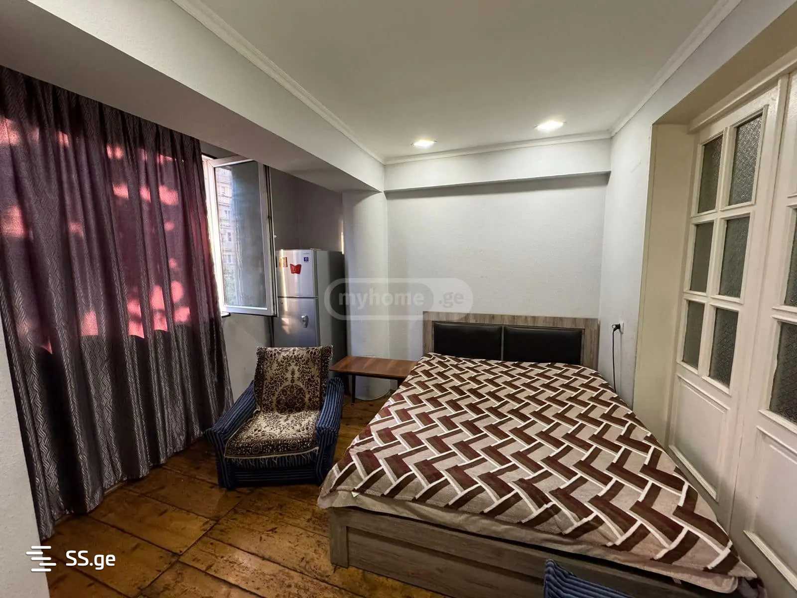 3 Room Flat For Sale, 2 of 4