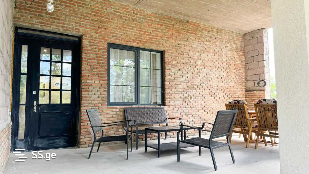 8 Room Private House For Sale view 11