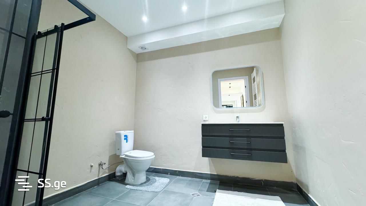 8 Room Private House For Sale view 10