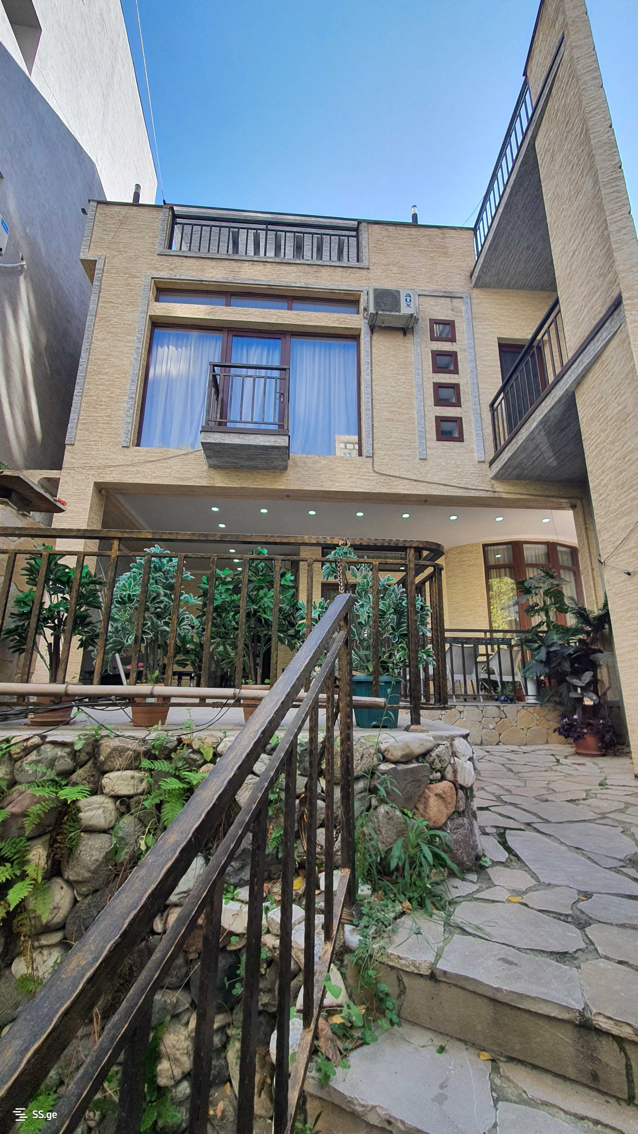8 Room Commercial Space For Rent. Vake, 1 of 9